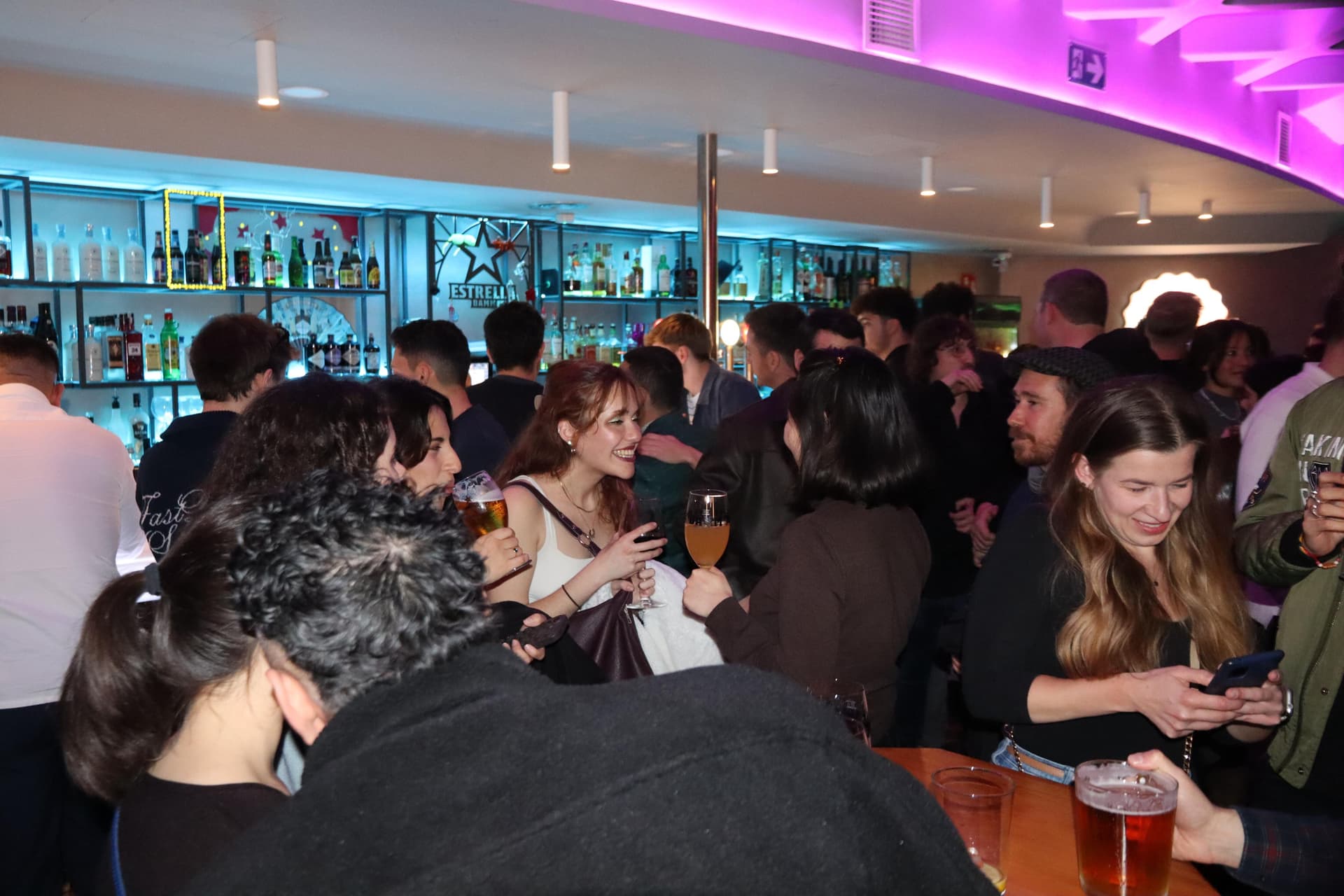 Guests chatting together during a Barcelona International Social night out