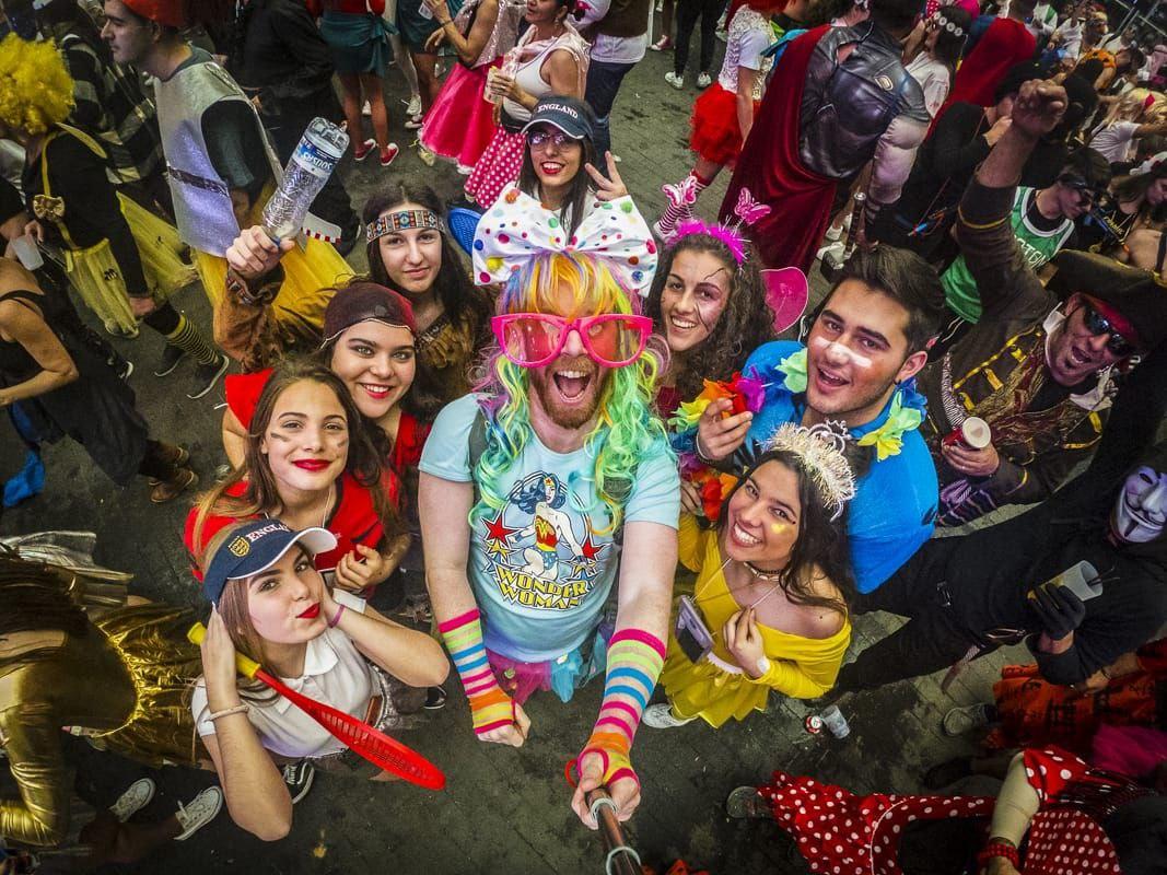 Carnival Weekend: Barcelona International's Epic Celebration!
