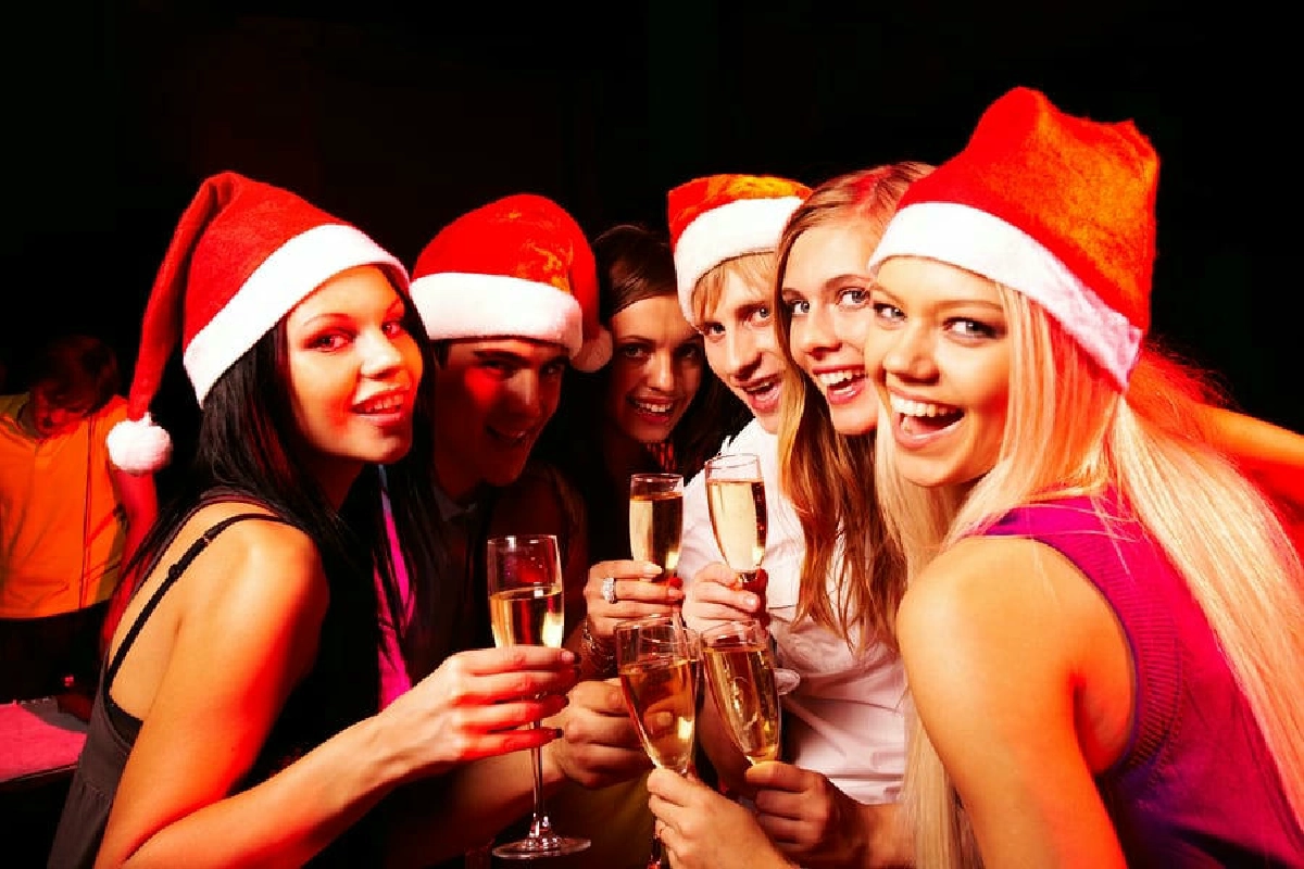 CHRISTMAS DJ SESSION PARTY &  KARAOKE + HAPPY HOUR & COLORS DISCO (FREE)
