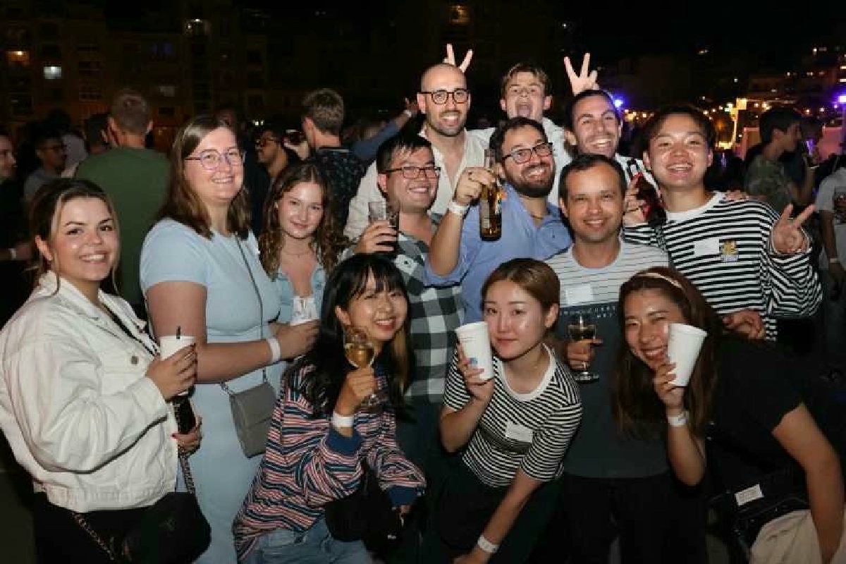 THE BIGGEST PIZZA NIGHT PARTY & SALSA BACHATA-WORKSHOP + GAMES & FREE CLUB ENTRY
